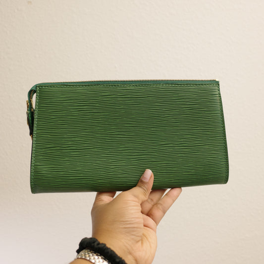 LOUIS VUITTON Epi Leather Green Pochette Accessoires