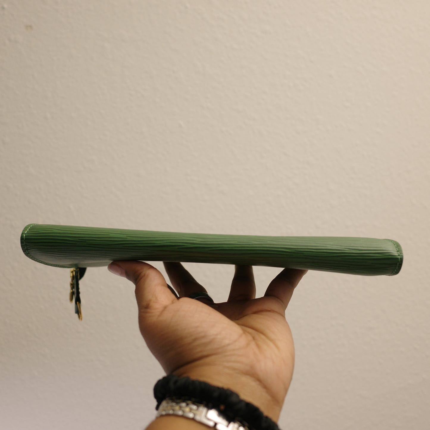 LOUIS VUITTON Epi Leather Green Pochette Accessoires
