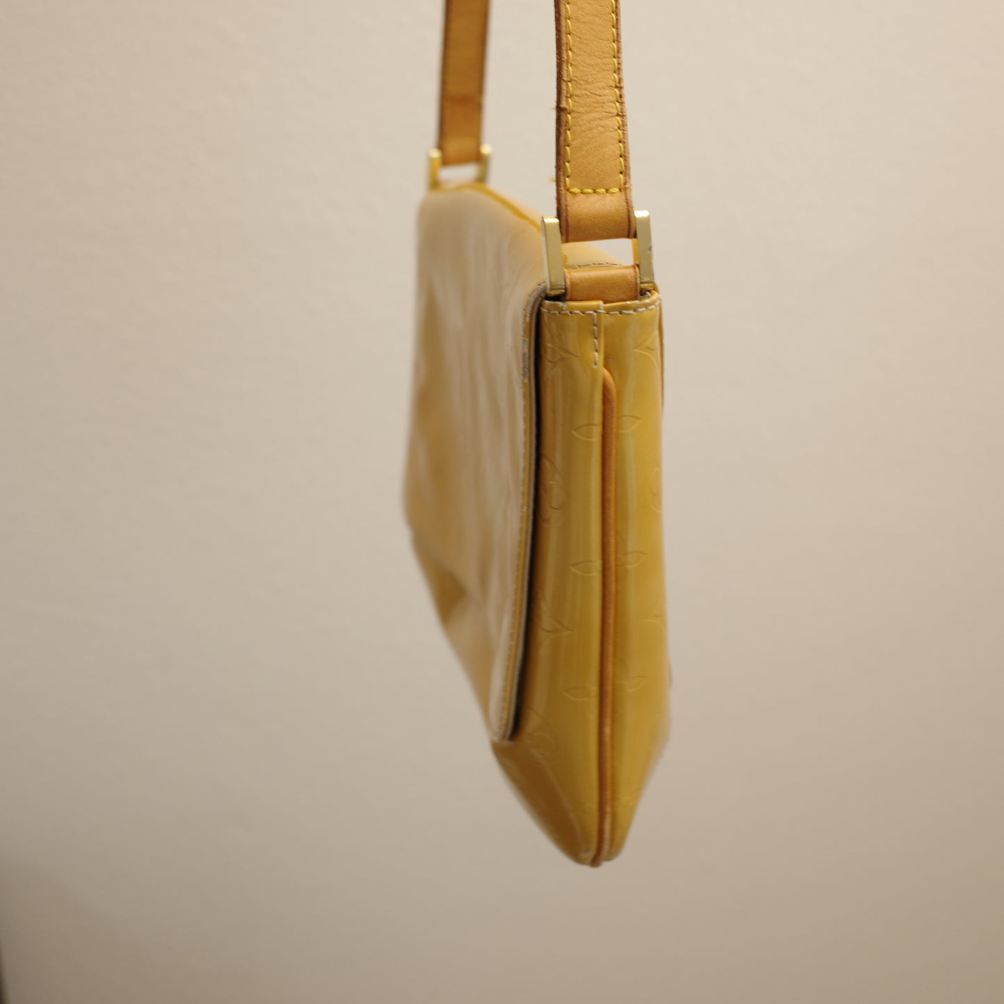 LOUIS VUITTON Vernis Yellow Musette Tango