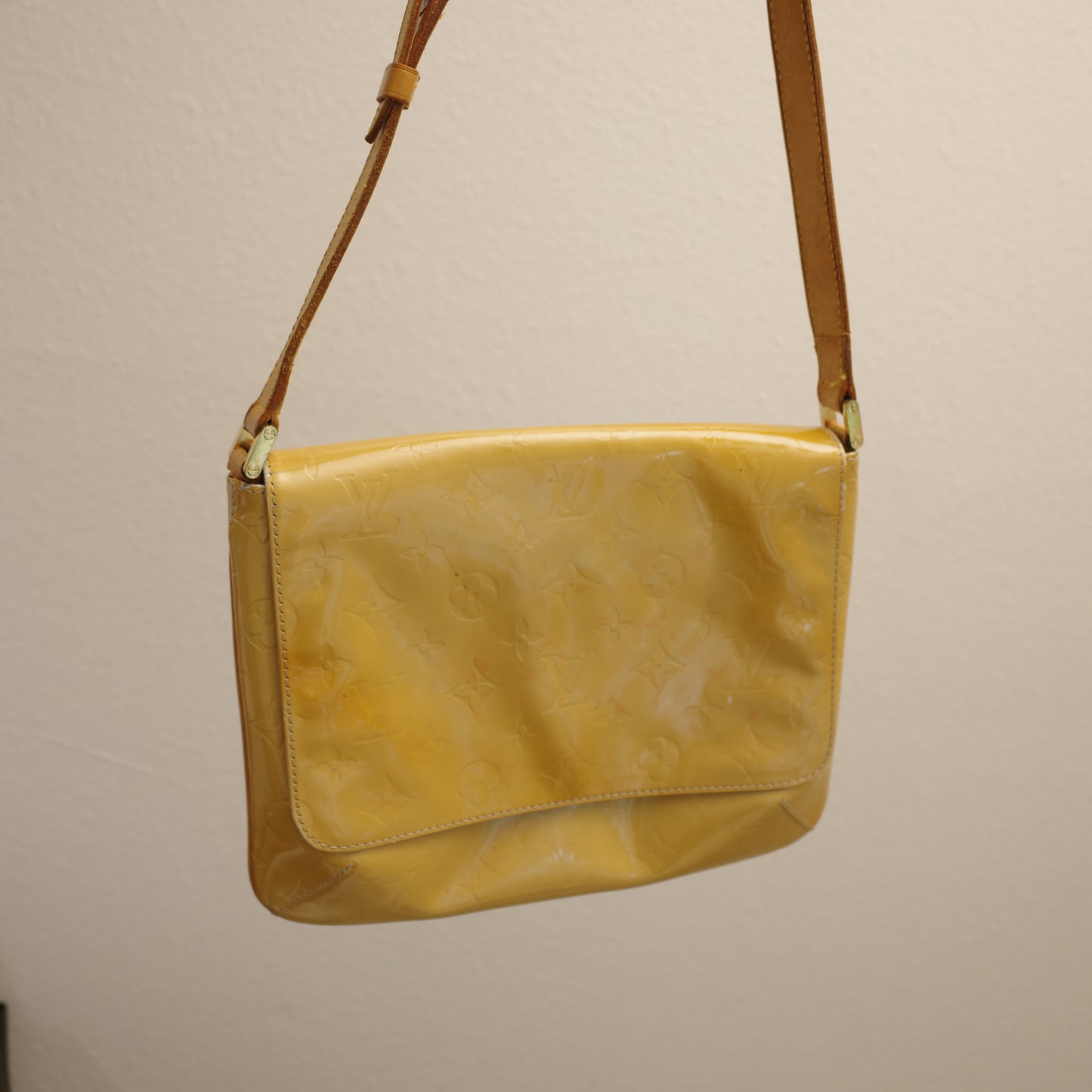 LOUIS VUITTON Vernis Yellow Musette Tango