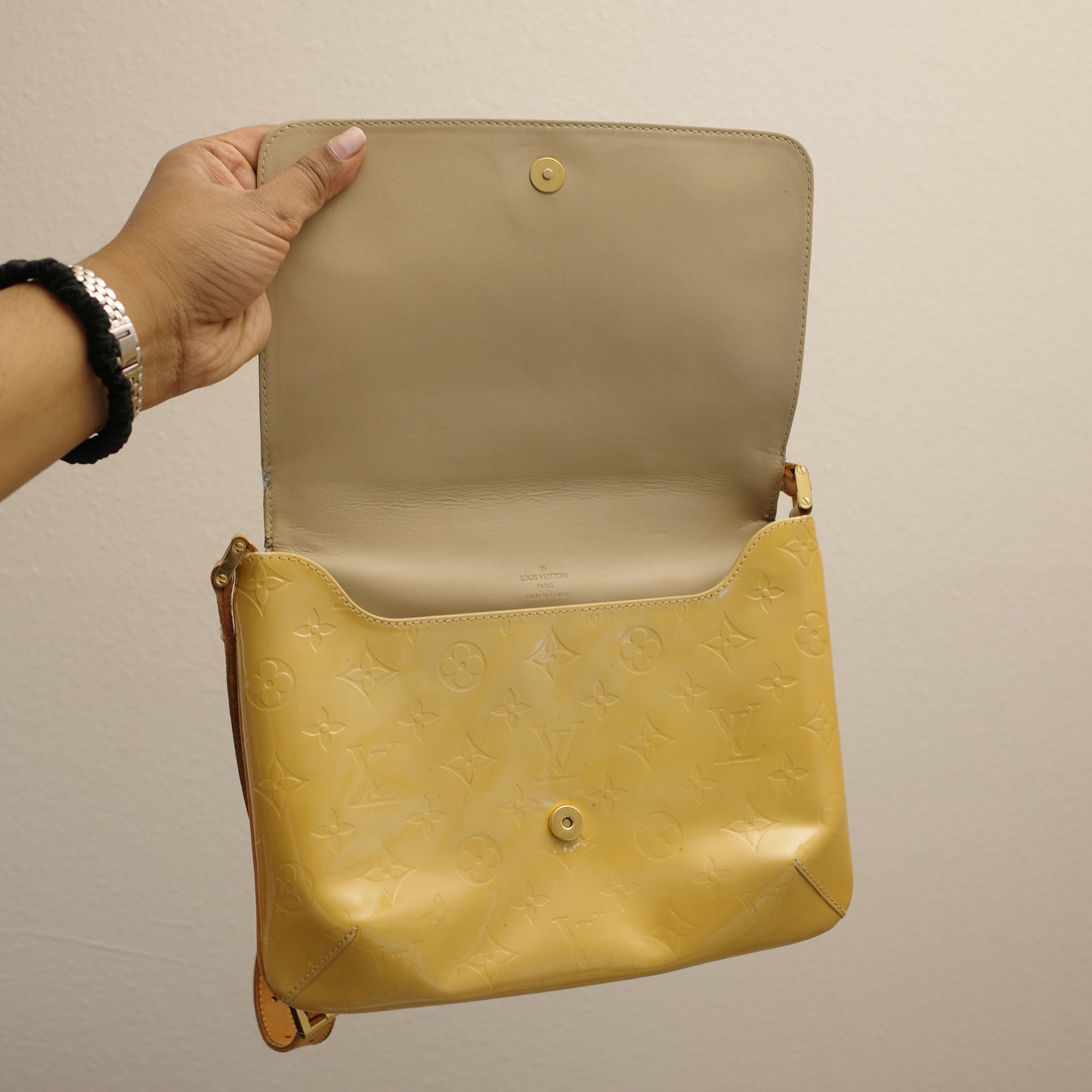LOUIS VUITTON Vernis Yellow Musette Tango