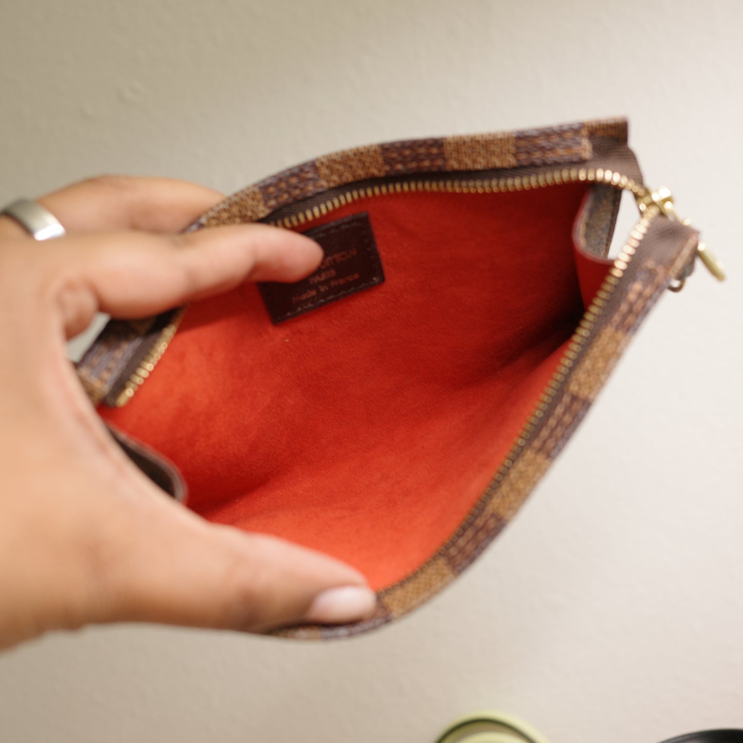 LOUIS VUITTON Damier Ebene Bucket Pouch