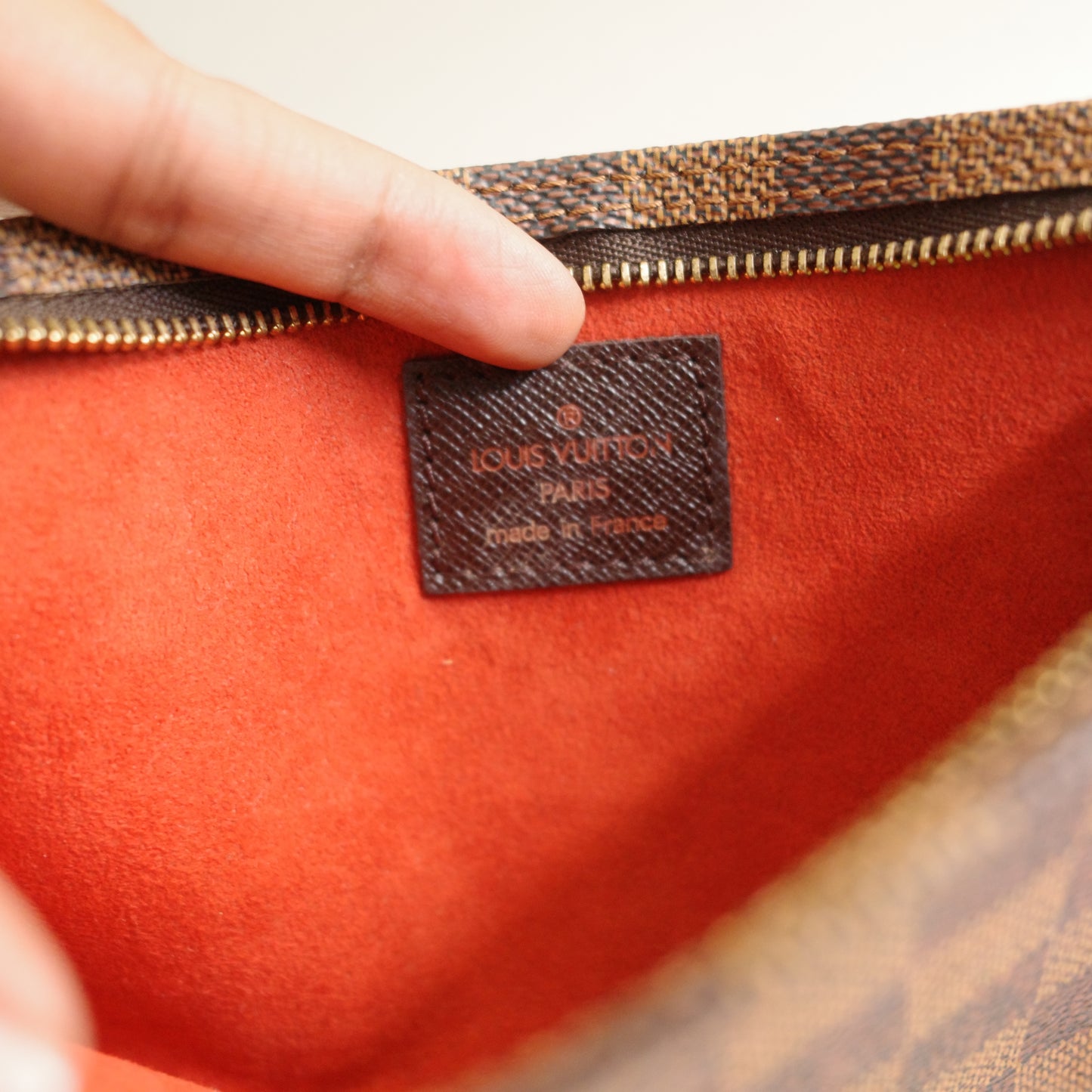 LOUIS VUITTON Damier Ebene Bucket Pouch