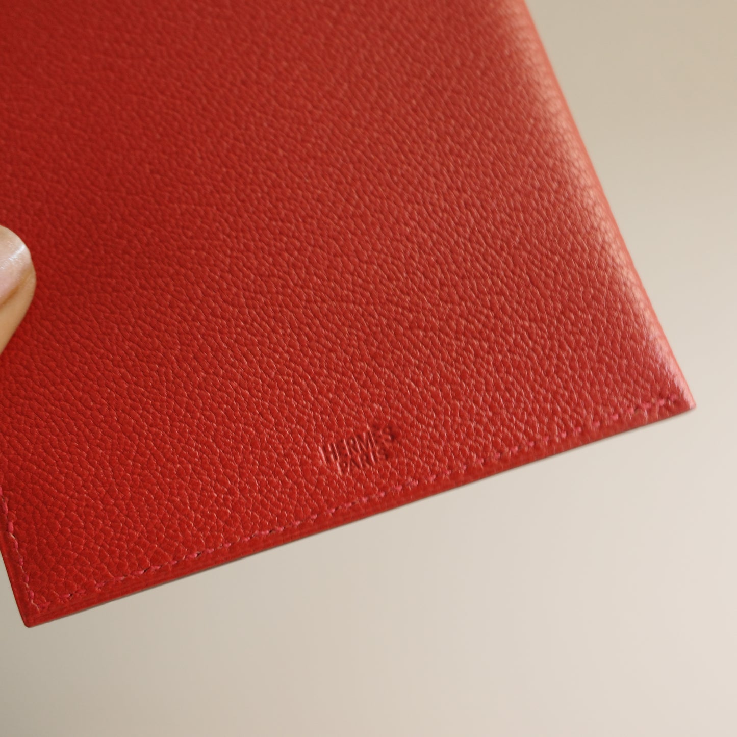 HERMES Tarmac Passport Holder Red