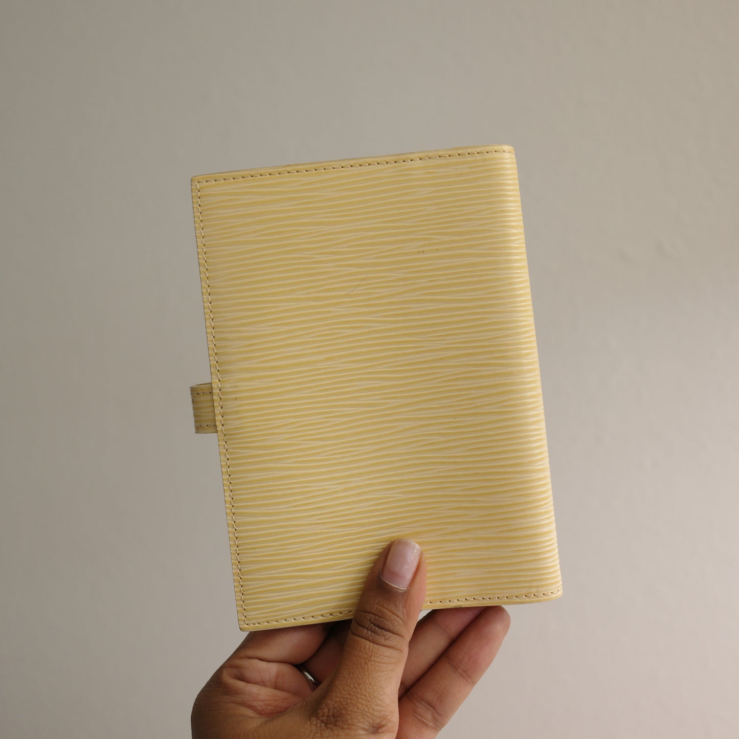 LOUIS VUITTON Butter Yellow Epi Leather Acrylic Clasp Agenda PM