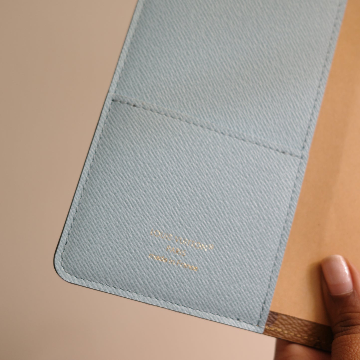 LOUIS VUITTON Reverse Monogram Duck Emily Notebook Cover MM Blue Interior