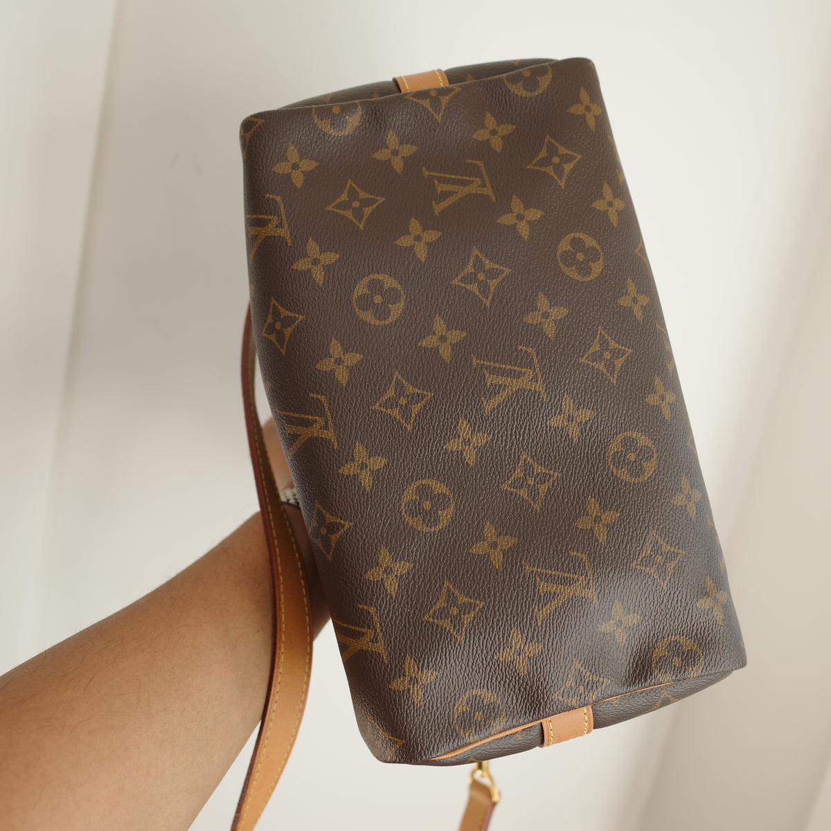 LOUIS VUITTON Monogram Speedy 25 Bandoliere