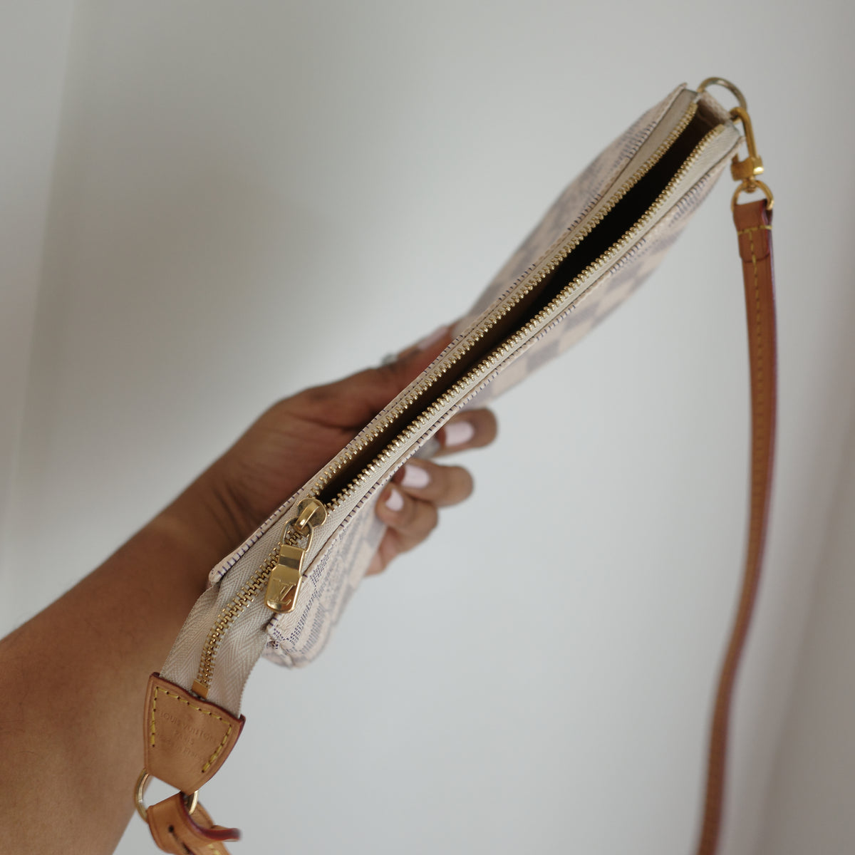 LOUIS VUITTON Damier Azur Pochette Accessoires