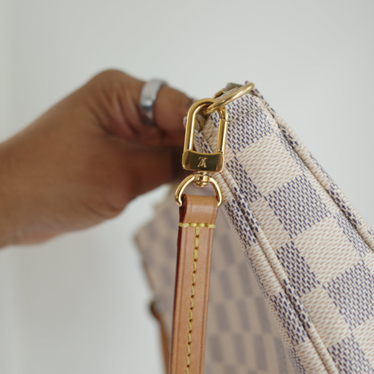 LOUIS VUITTON Damier Azur Pochette Accessoires