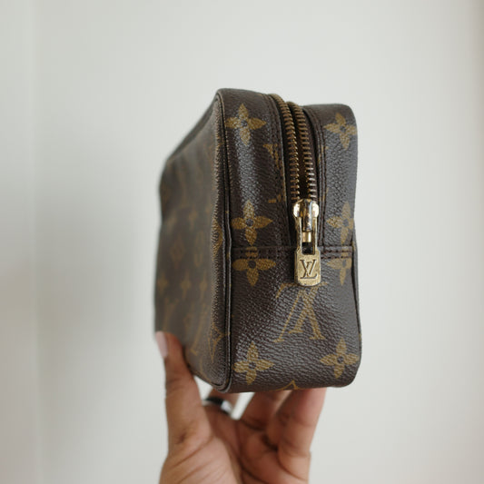 LOUIS VUITTON Monogram Trousse 18 RARE