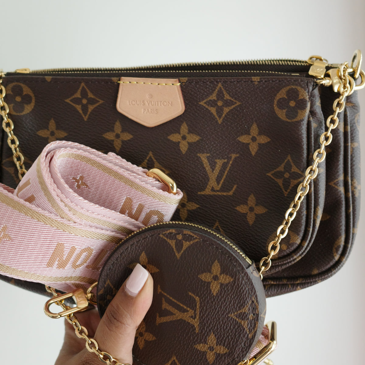LOUIS VUITTON Monogram Multi Pochette Accessoires Monogram Pink Strap