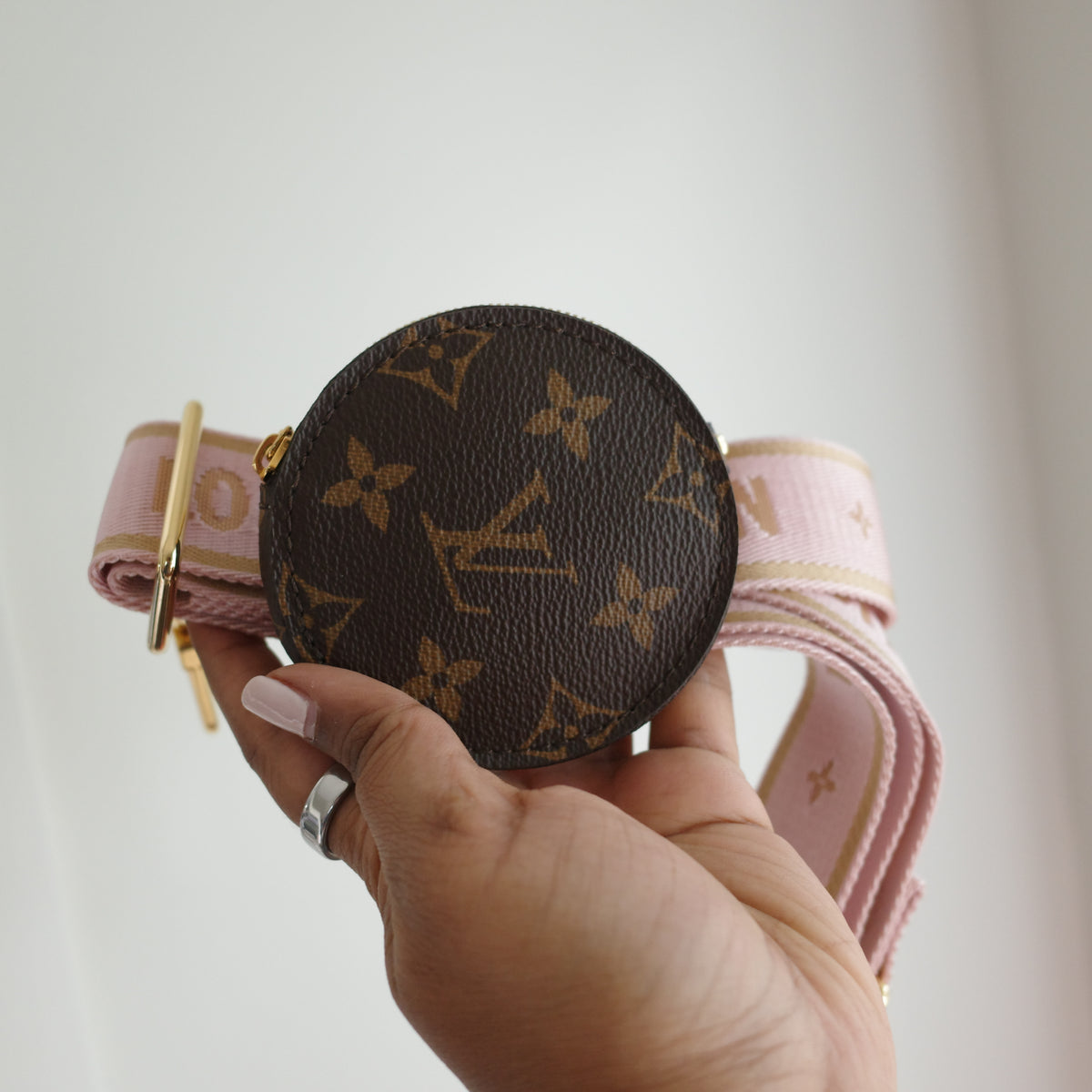 LOUIS VUITTON Monogram Multi Pochette Accessoires Monogram Pink Strap