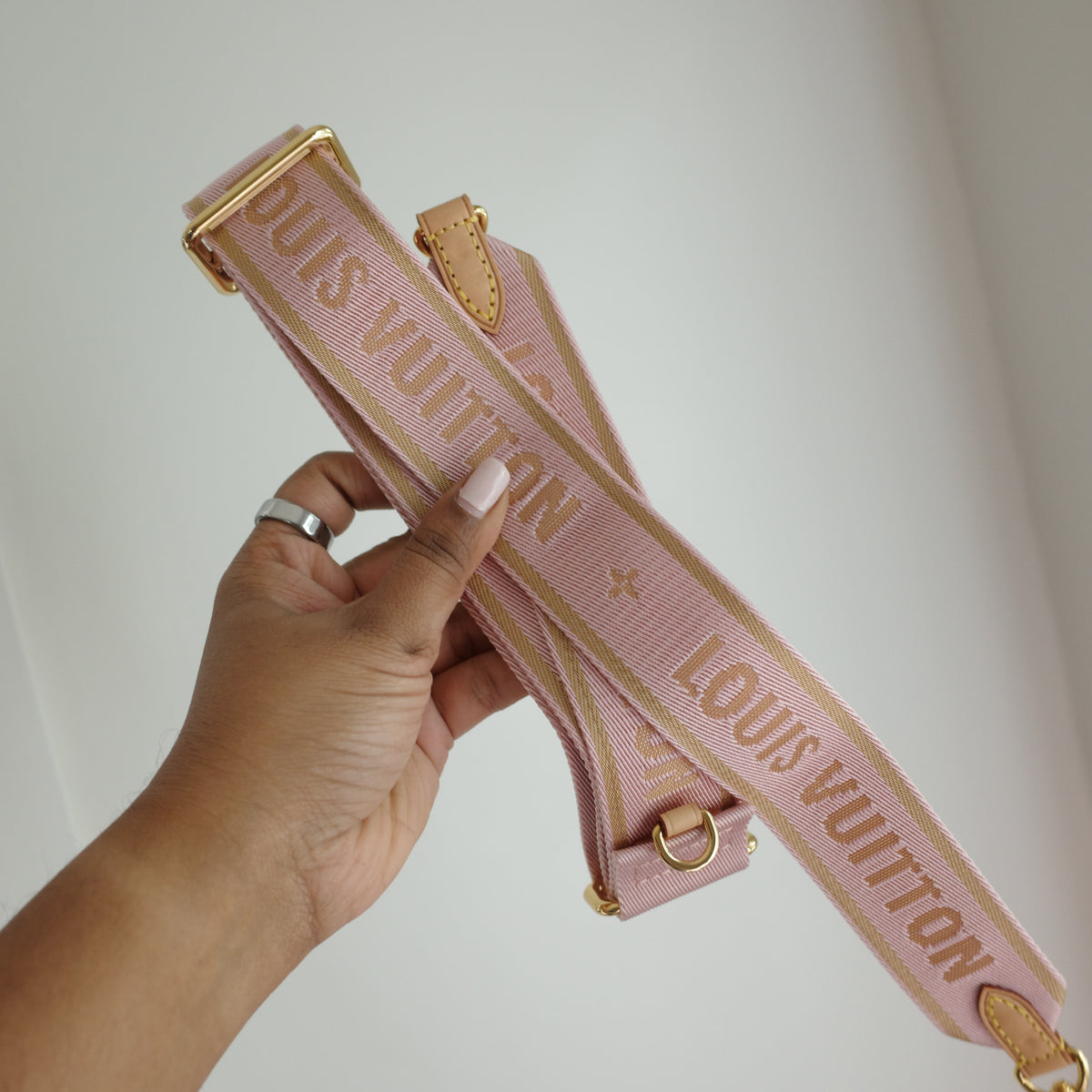 LOUIS VUITTON Monogram Multi Pochette Accessoires Monogram Pink Strap