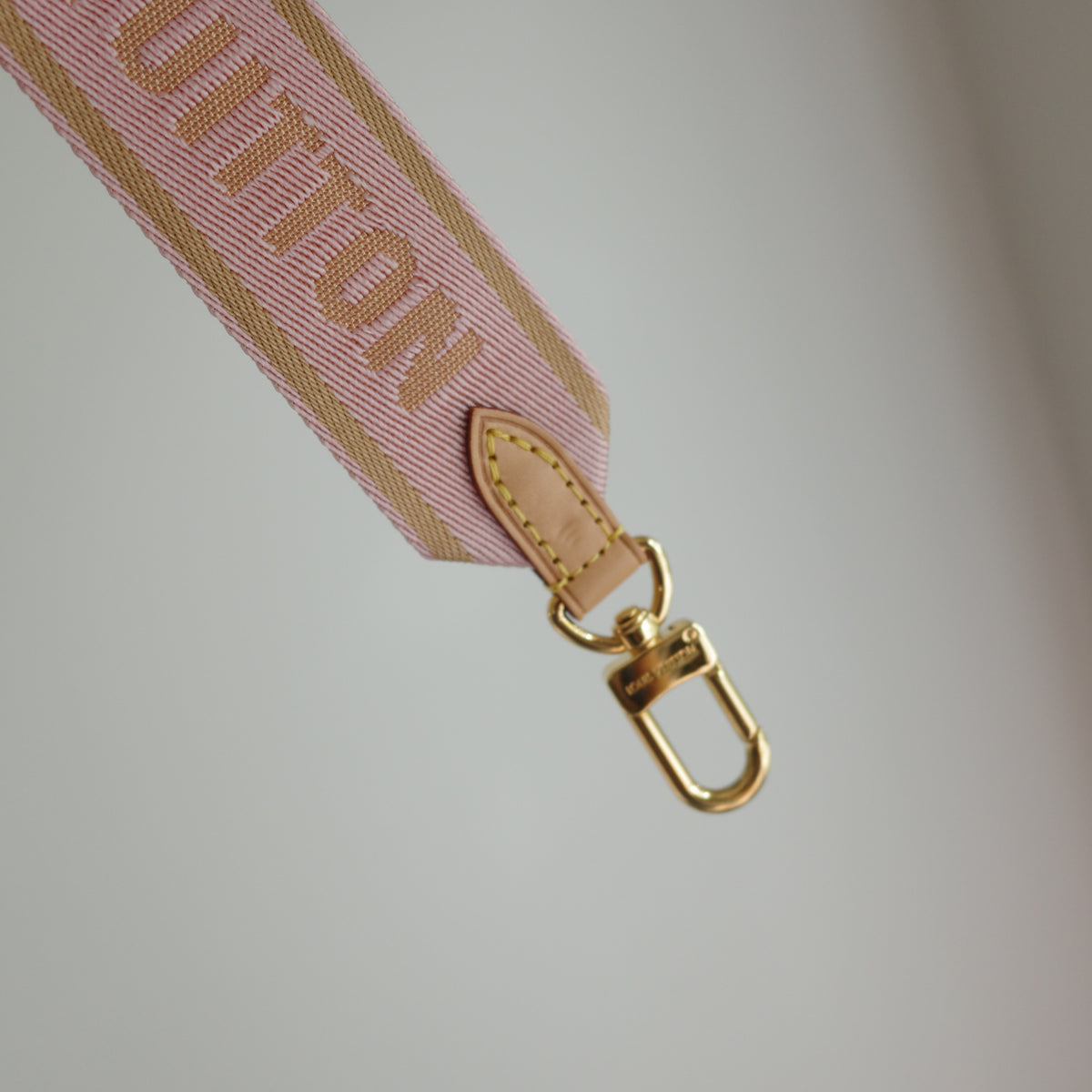 LOUIS VUITTON Monogram Multi Pochette Accessoires Monogram Pink Strap