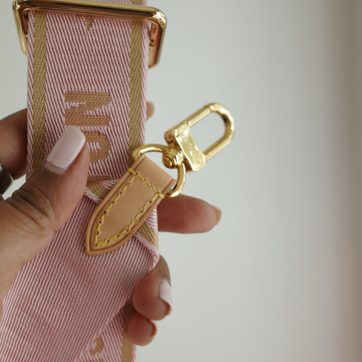 LOUIS VUITTON Monogram Multi Pochette Accessoires Monogram Pink Strap