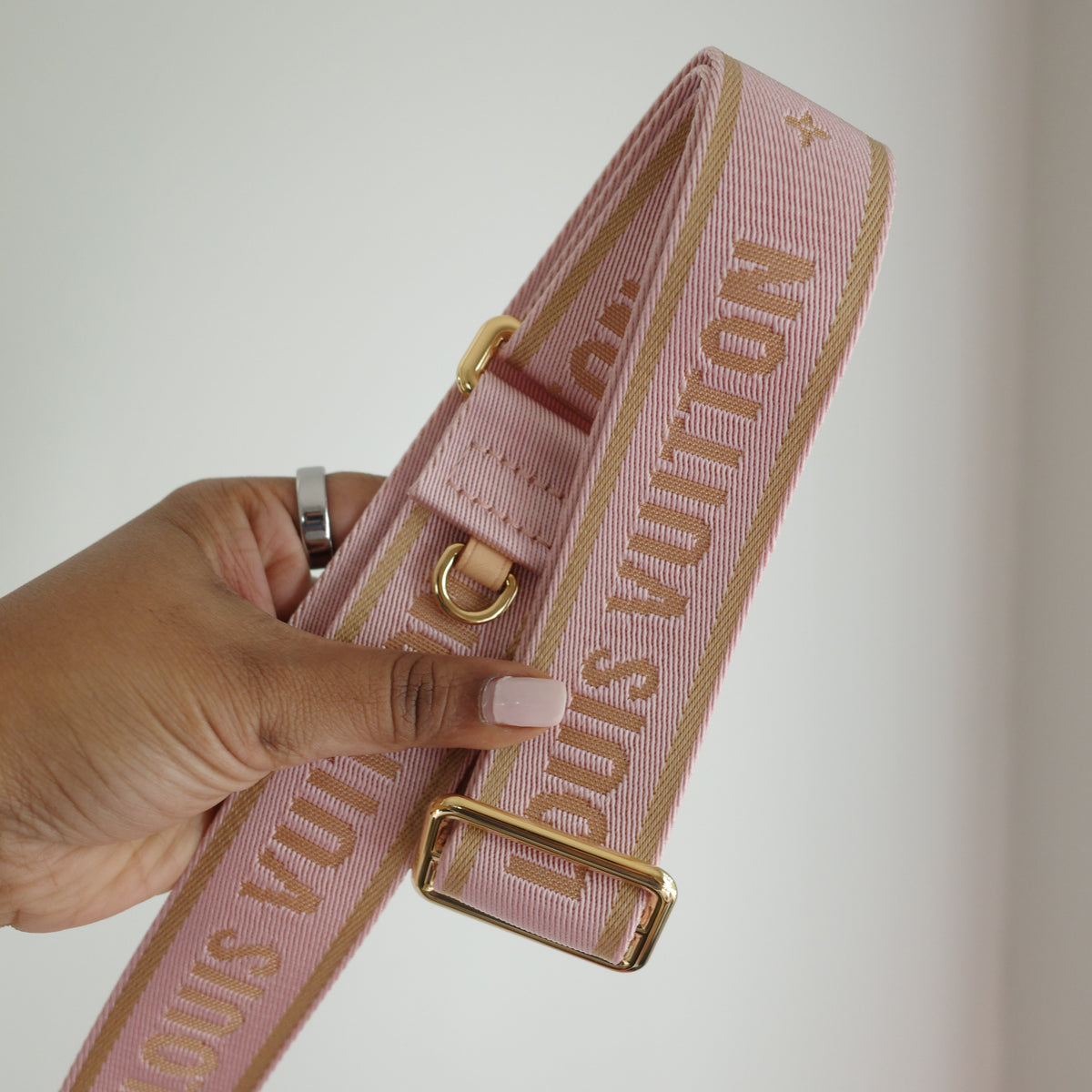 LOUIS VUITTON Monogram Multi Pochette Accessoires Monogram Pink Strap