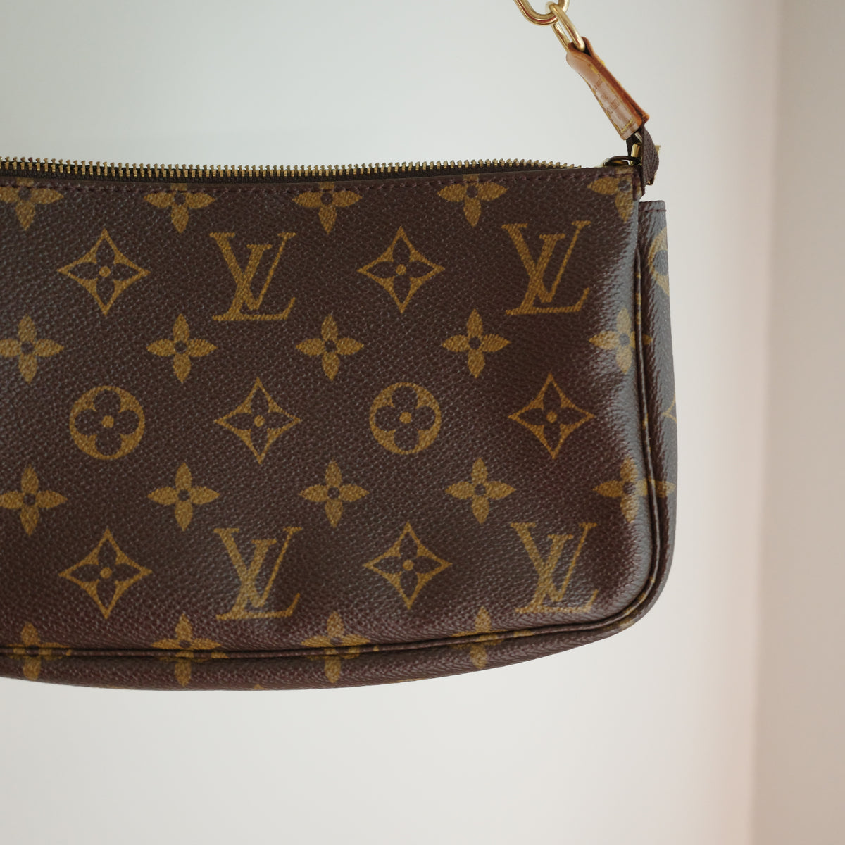LOUIS VUITTON Vintage Monogram Pochette Accessoires