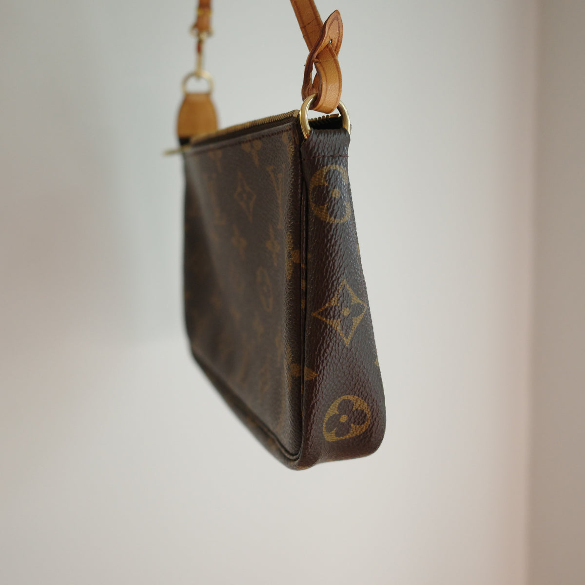 LOUIS VUITTON Vintage Monogram Pochette Accessoires