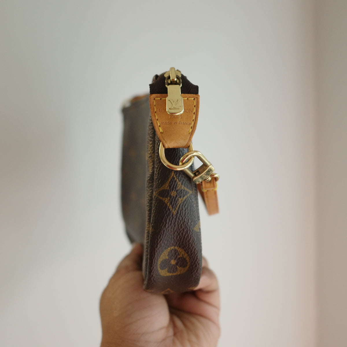 LOUIS VUITTON Vintage Monogram Pochette Accessoires