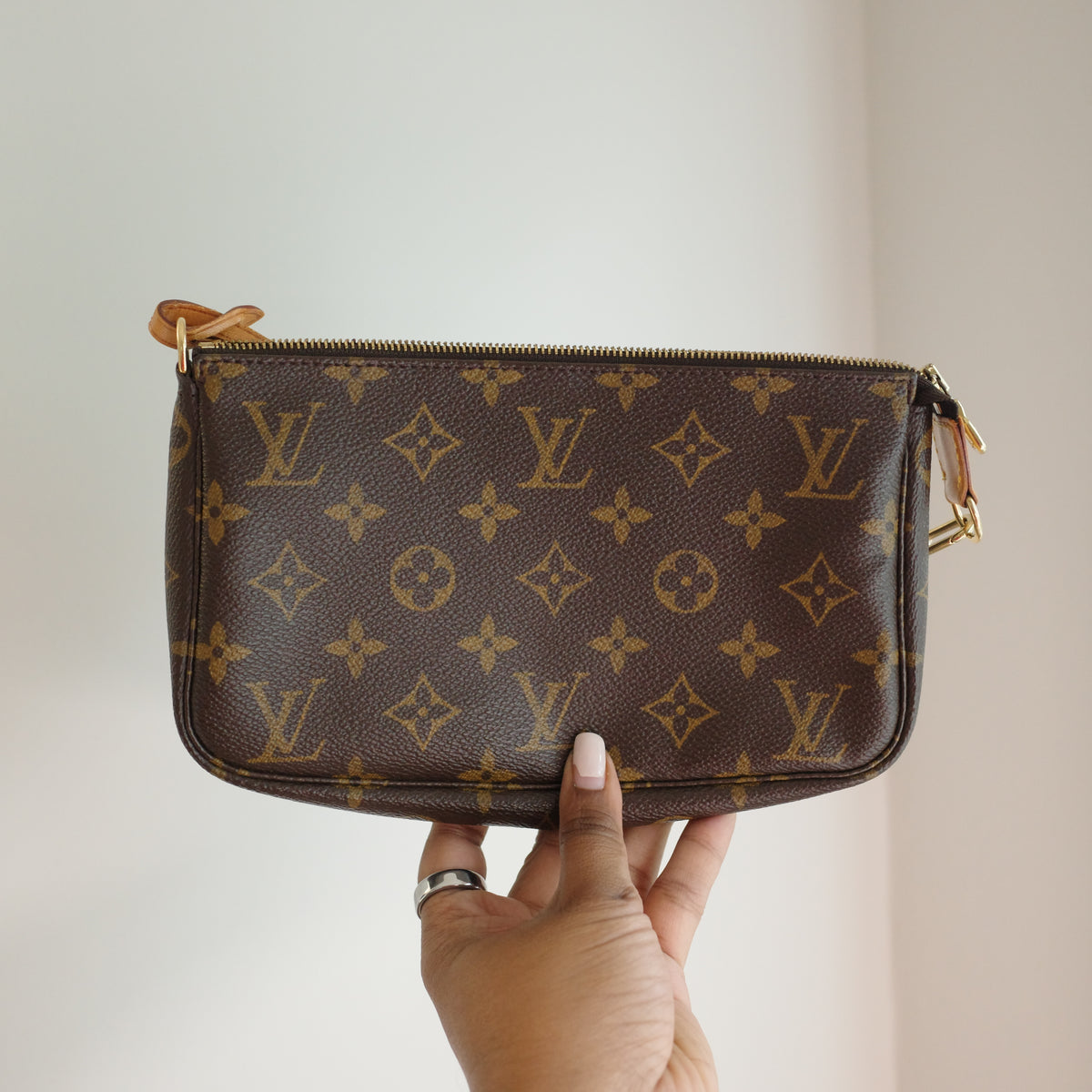 LOUIS VUITTON Vintage Monogram Pochette Accessoires