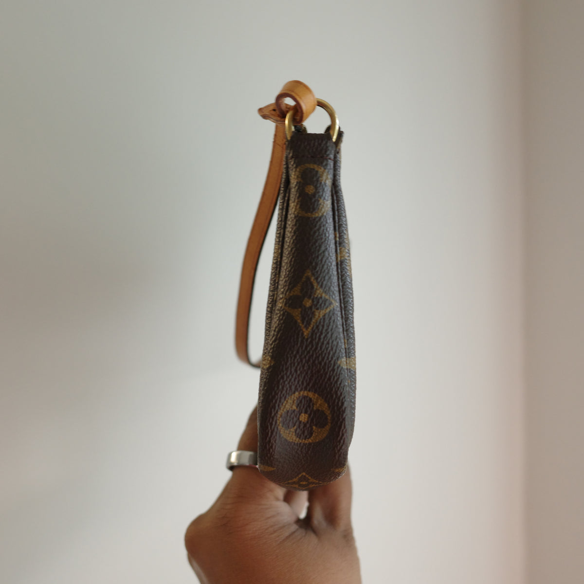 LOUIS VUITTON Vintage Monogram Pochette Accessoires