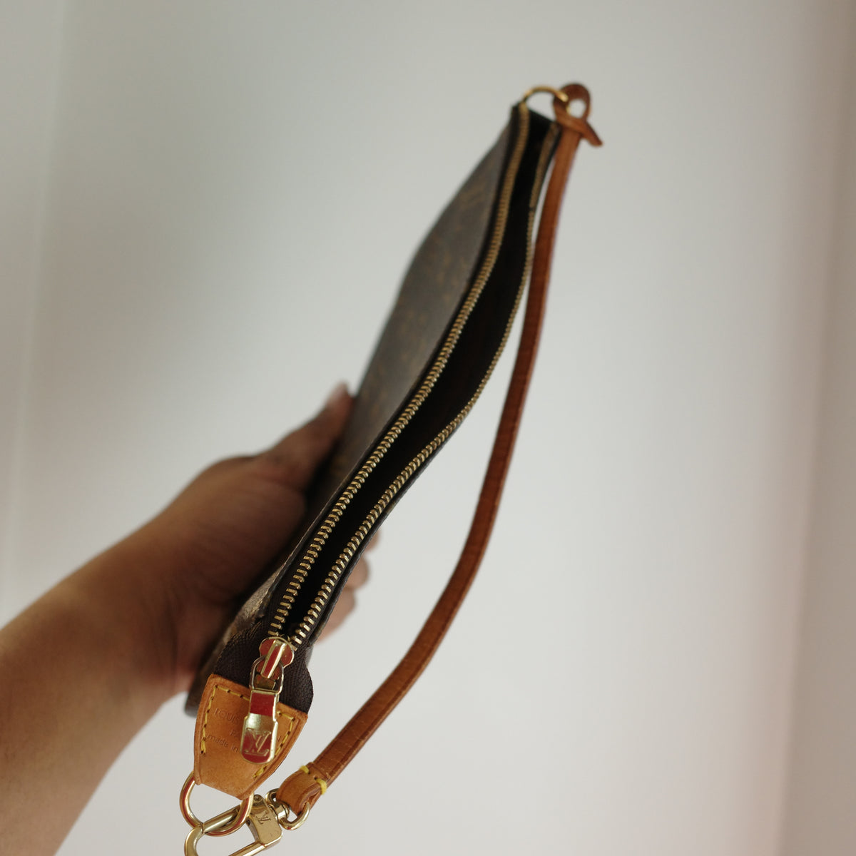 LOUIS VUITTON Vintage Monogram Pochette Accessoires