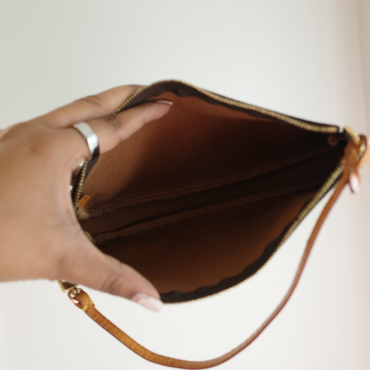 LOUIS VUITTON Vintage Monogram Pochette Accessoires
