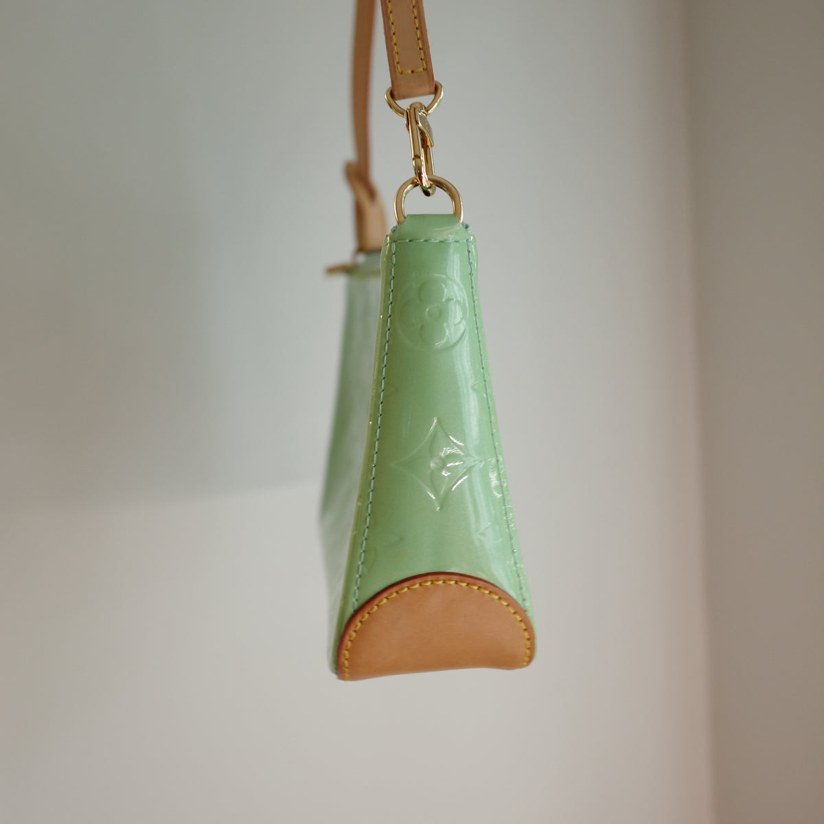 LOUIS VUITTON Green Vernis Mallory Square Bag