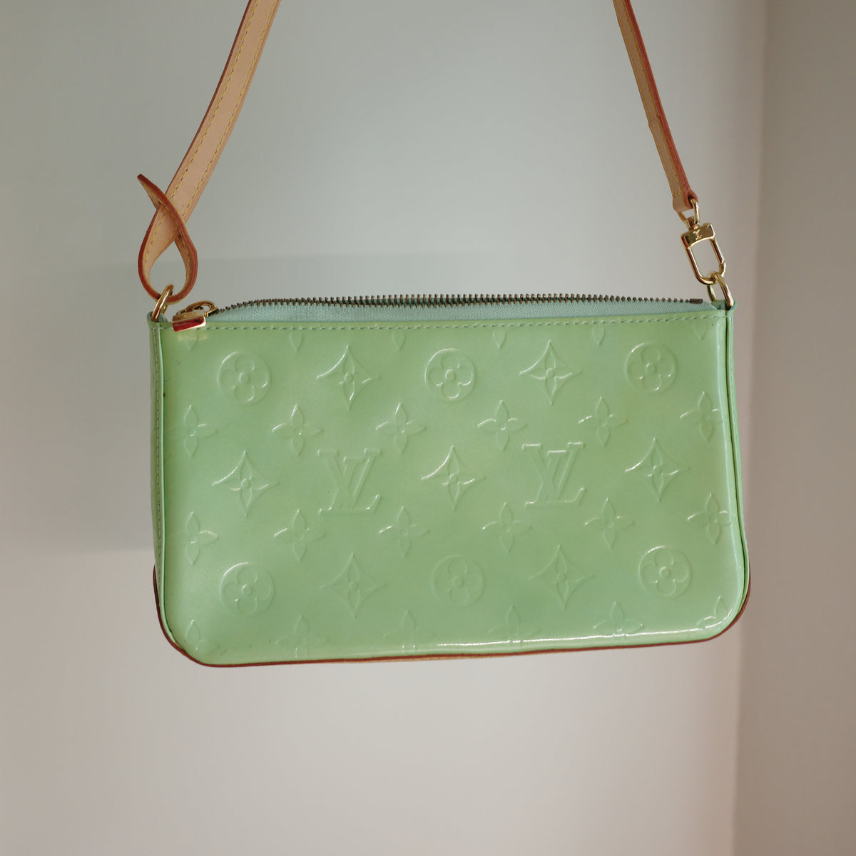 LOUIS VUITTON Green Vernis Mallory Square Bag