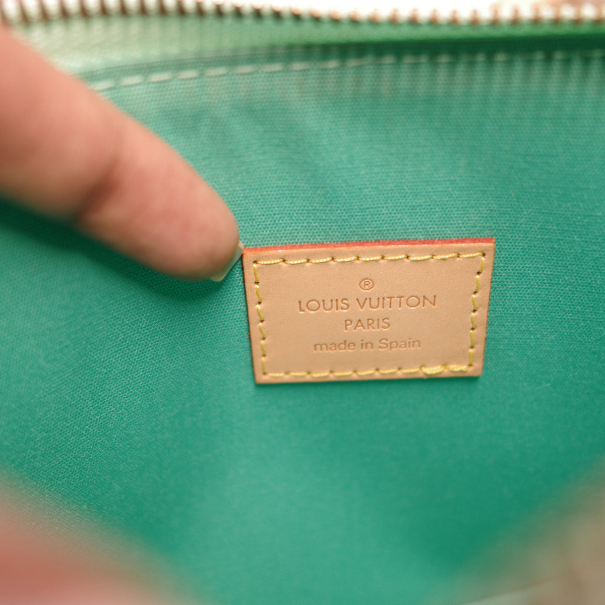 LOUIS VUITTON Green Vernis Mallory Square Bag