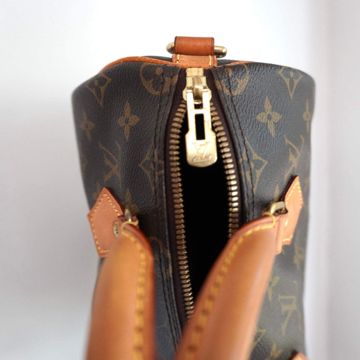 LOUIS VUITTON Monogram Speedy 25 Bandoliere