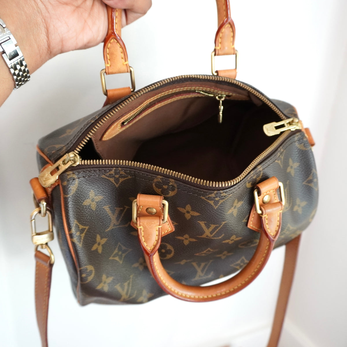 LOUIS VUITTON Monogram Speedy 25 Bandoliere