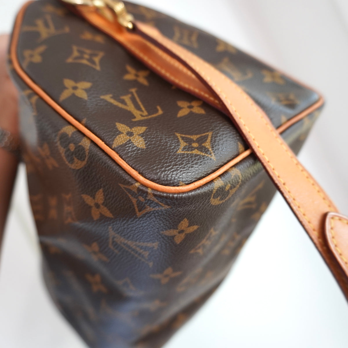 LOUIS VUITTON Monogram Speedy 25 Bandoliere