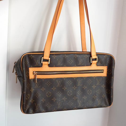 LOUIS VUITTON Monogram Cite GM
