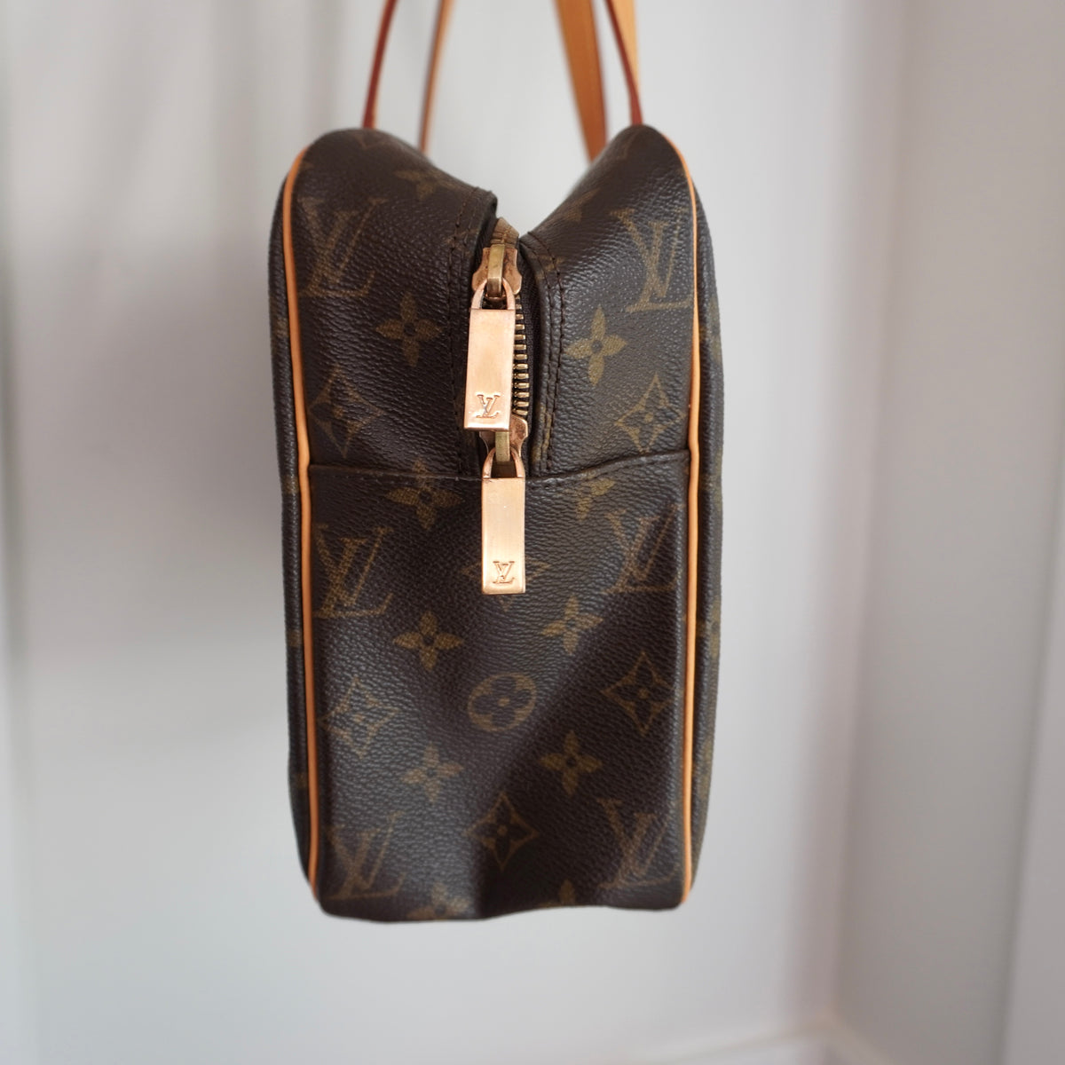 LOUIS VUITTON Monogram Cite GM
