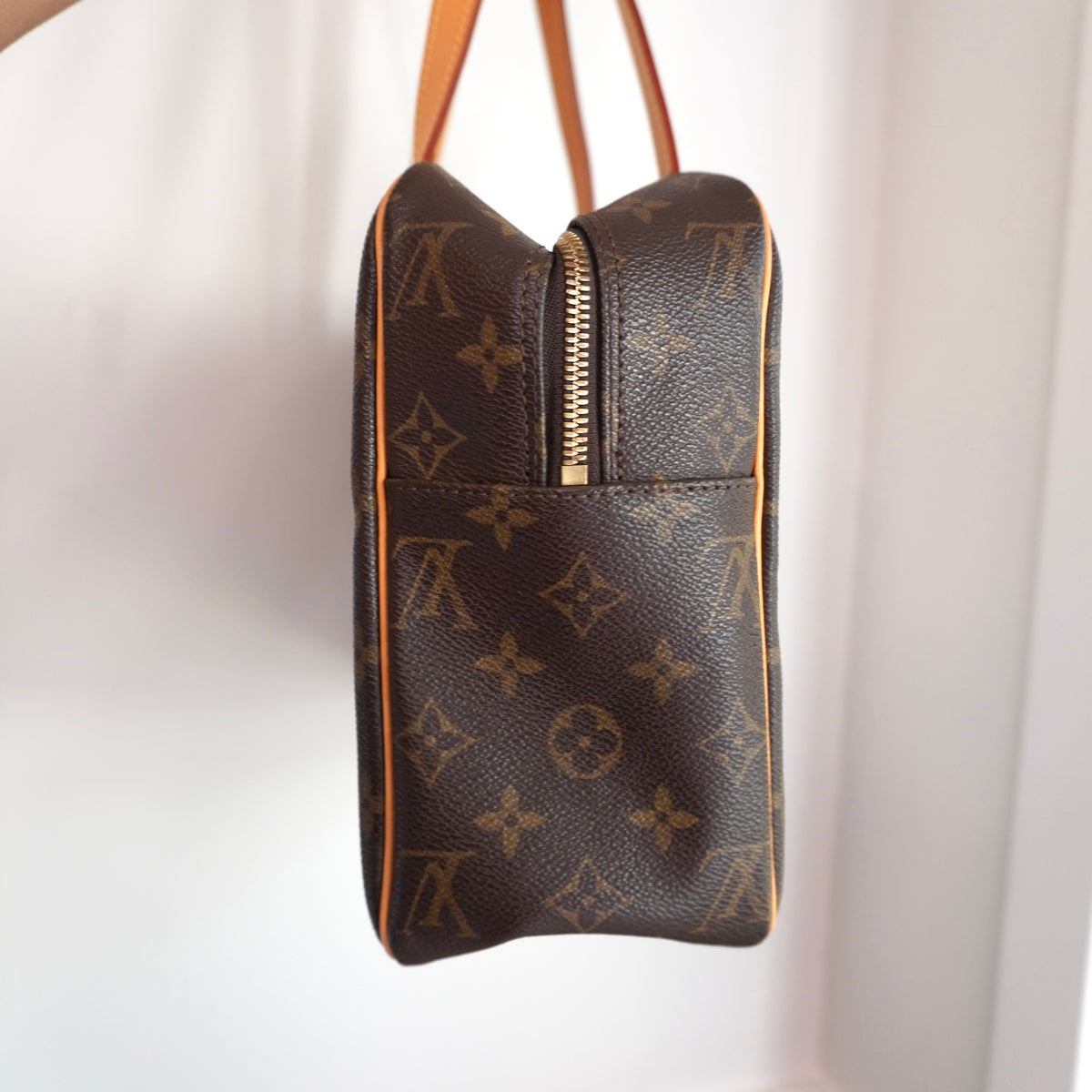LOUIS VUITTON Monogram Cite GM