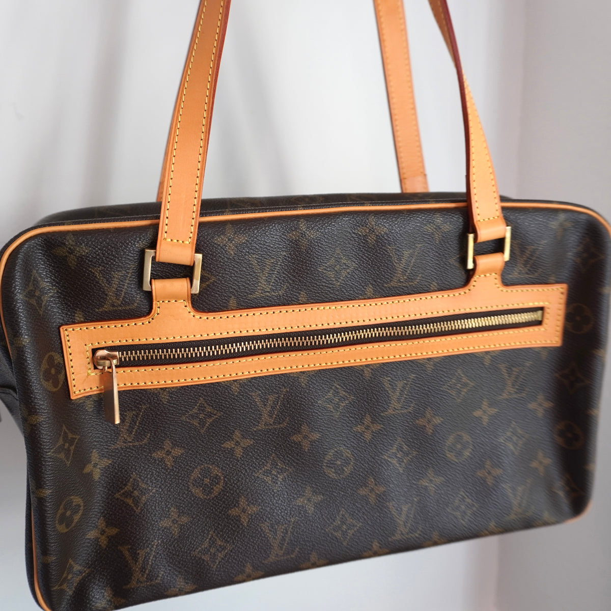 LOUIS VUITTON Monogram Cite GM