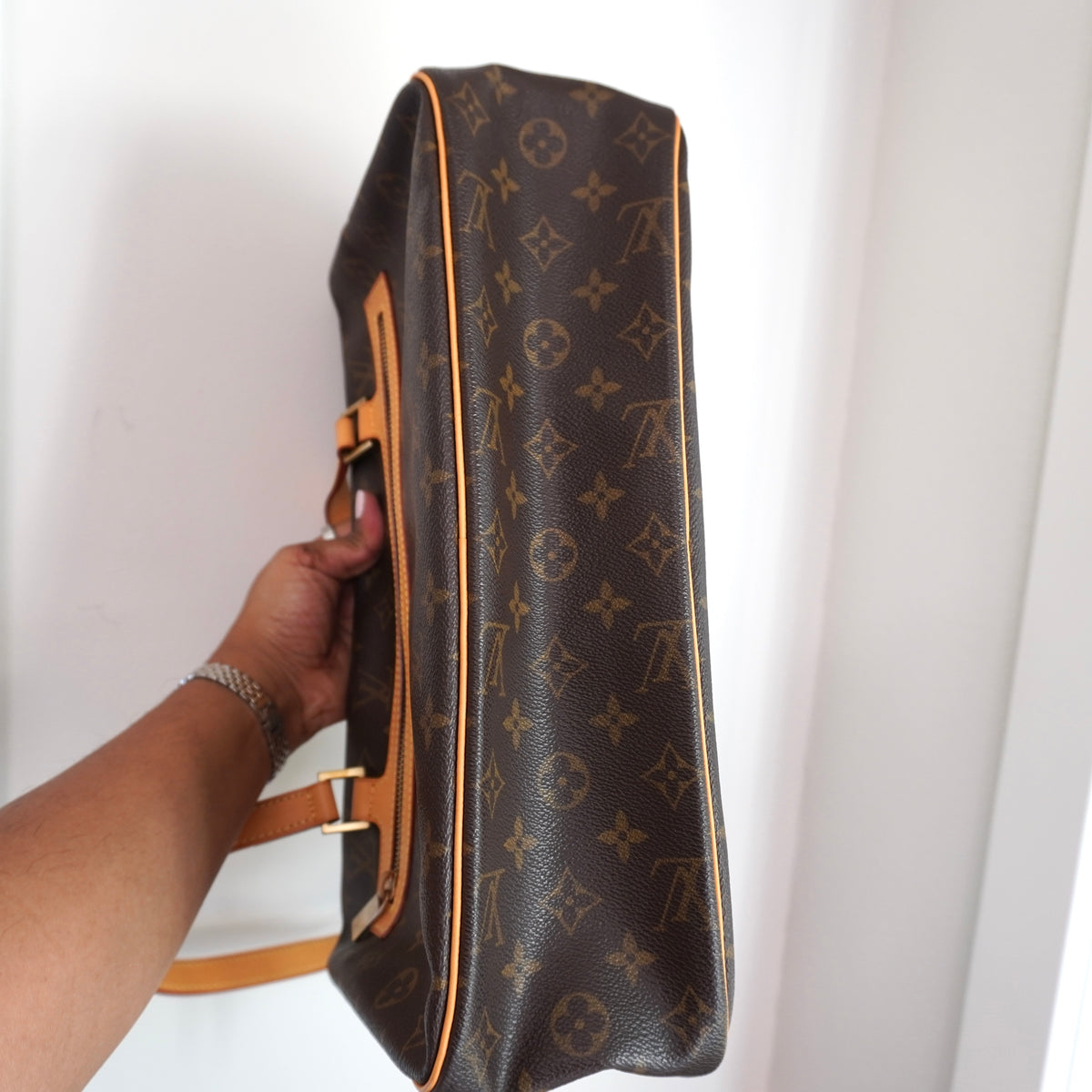 LOUIS VUITTON Monogram Cite GM