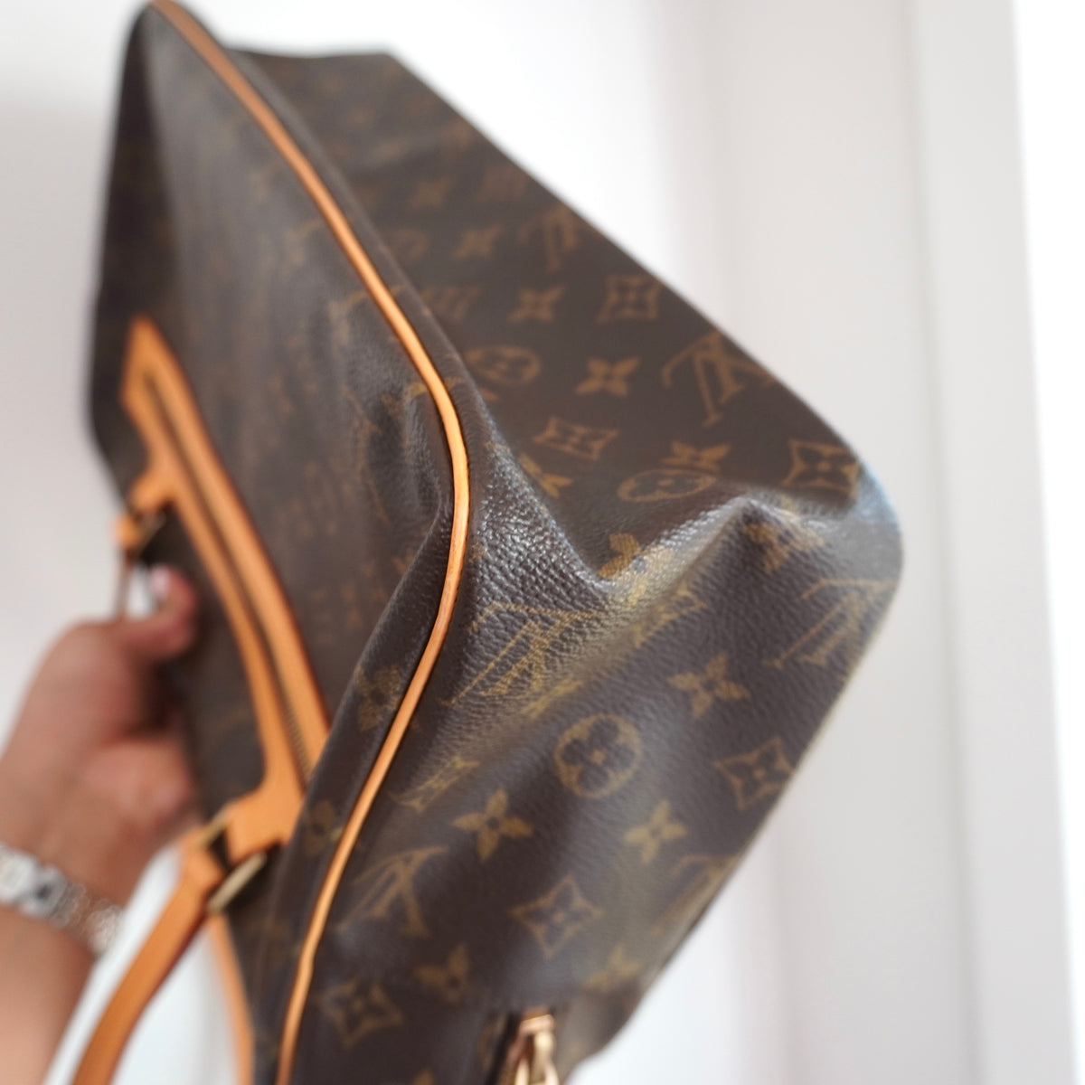 LOUIS VUITTON Monogram Cite GM