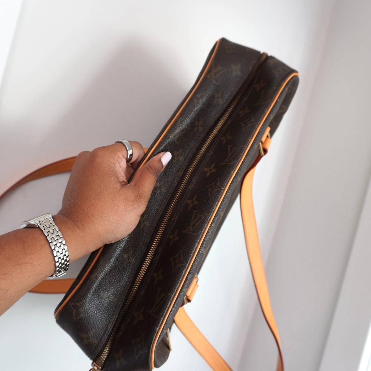 LOUIS VUITTON Monogram Cite GM