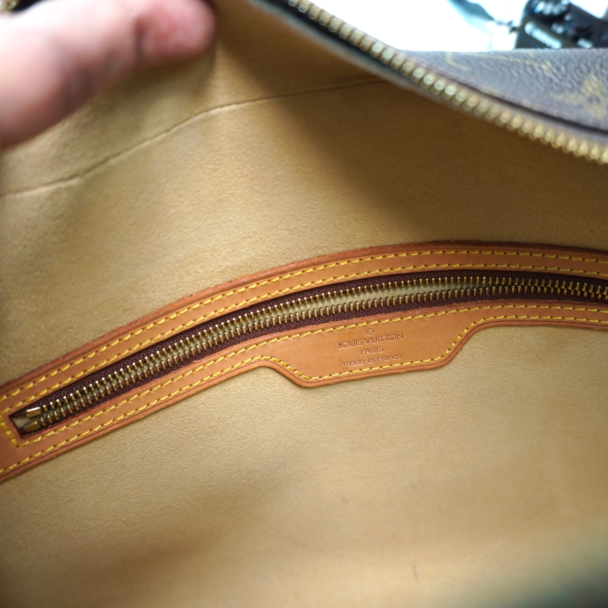 LOUIS VUITTON Monogram Cite GM