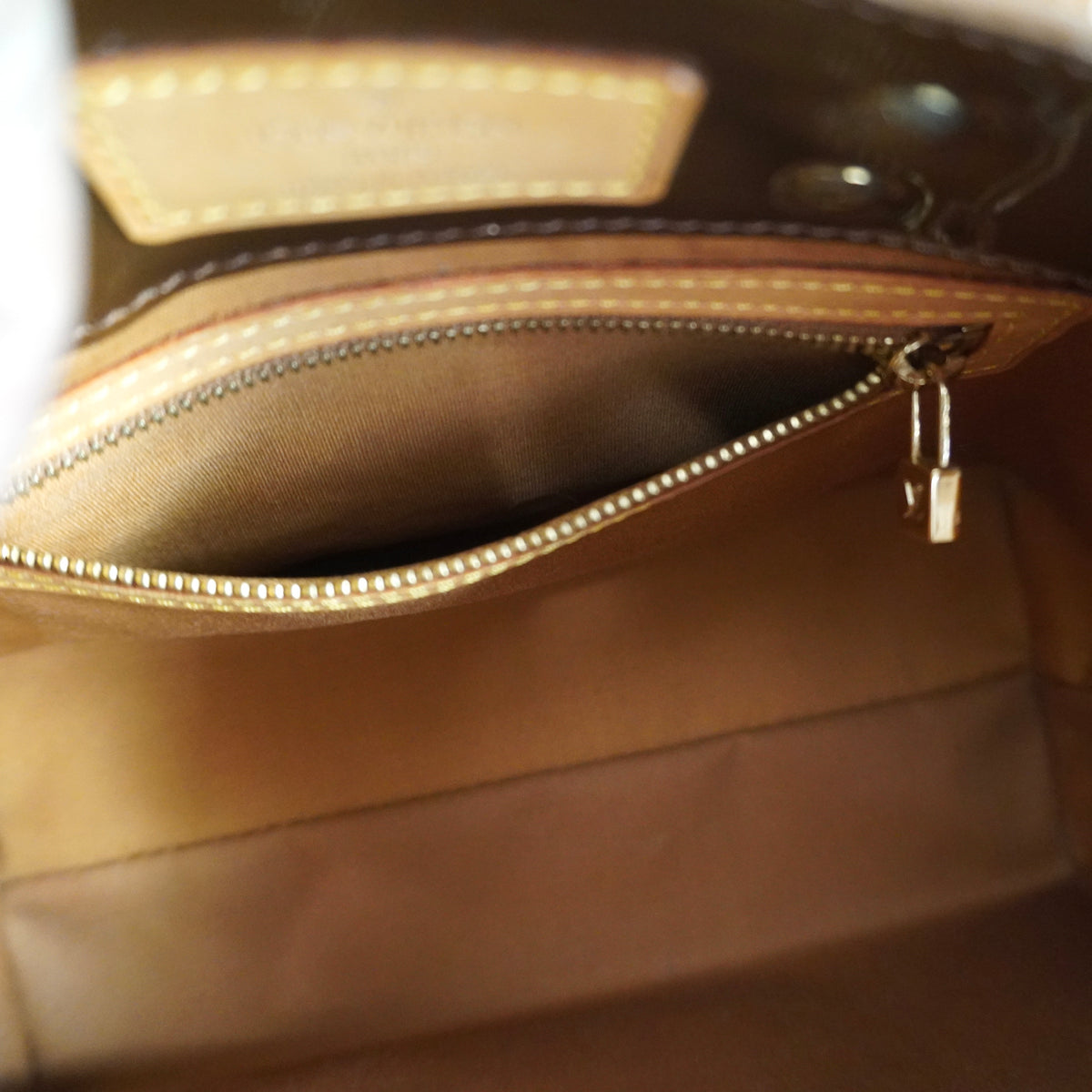 LOUIS VUITTON Vernis Reade PM Bronze