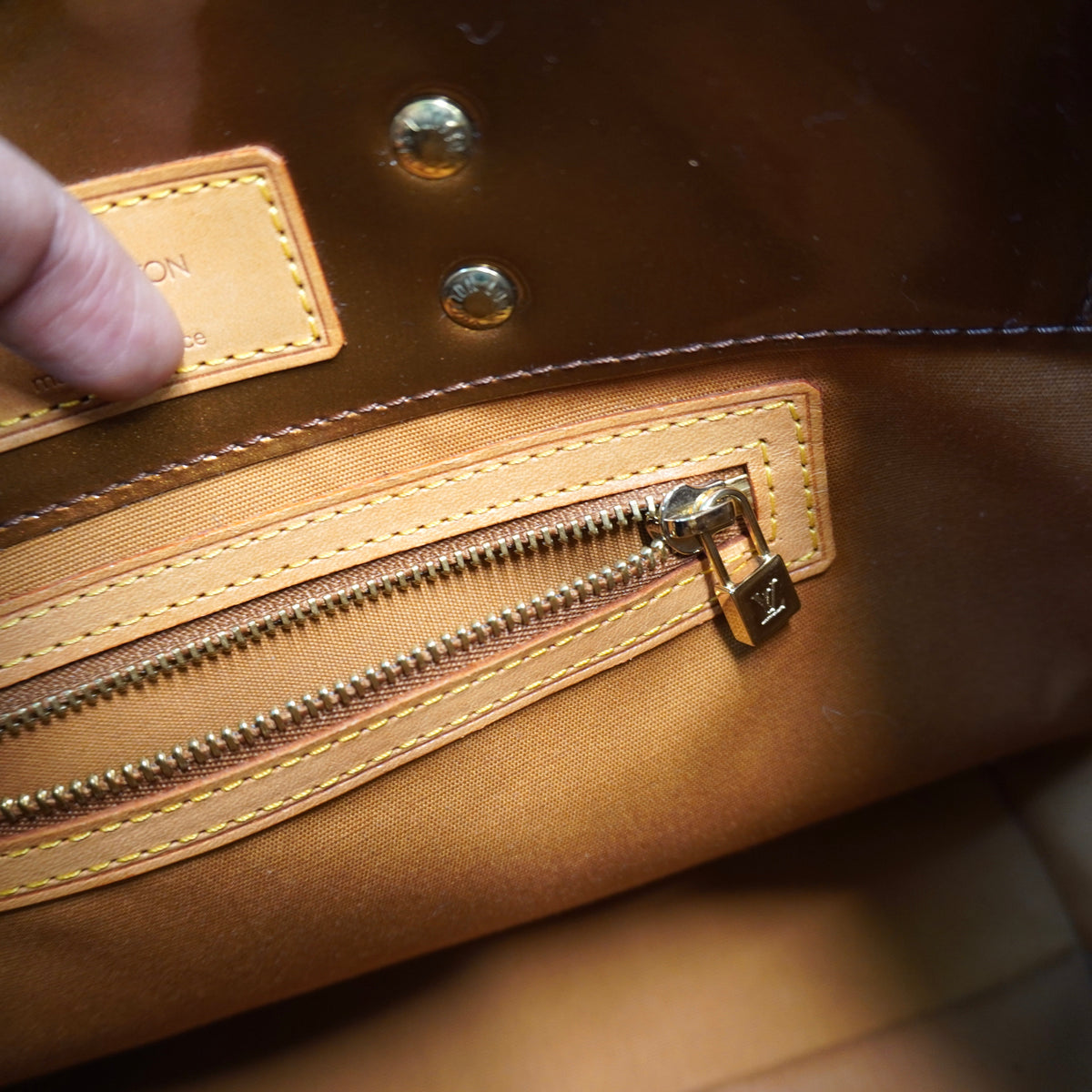 LOUIS VUITTON Vernis Reade PM Bronze