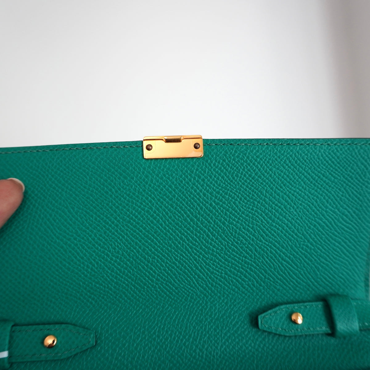 HERMES Clic 16 Green Epsom Wallet on Strap Z Stamp