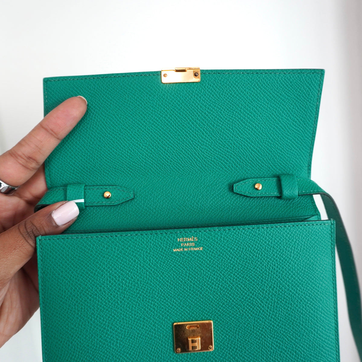 HERMES Clic 16 Green Epsom Wallet on Strap Z Stamp
