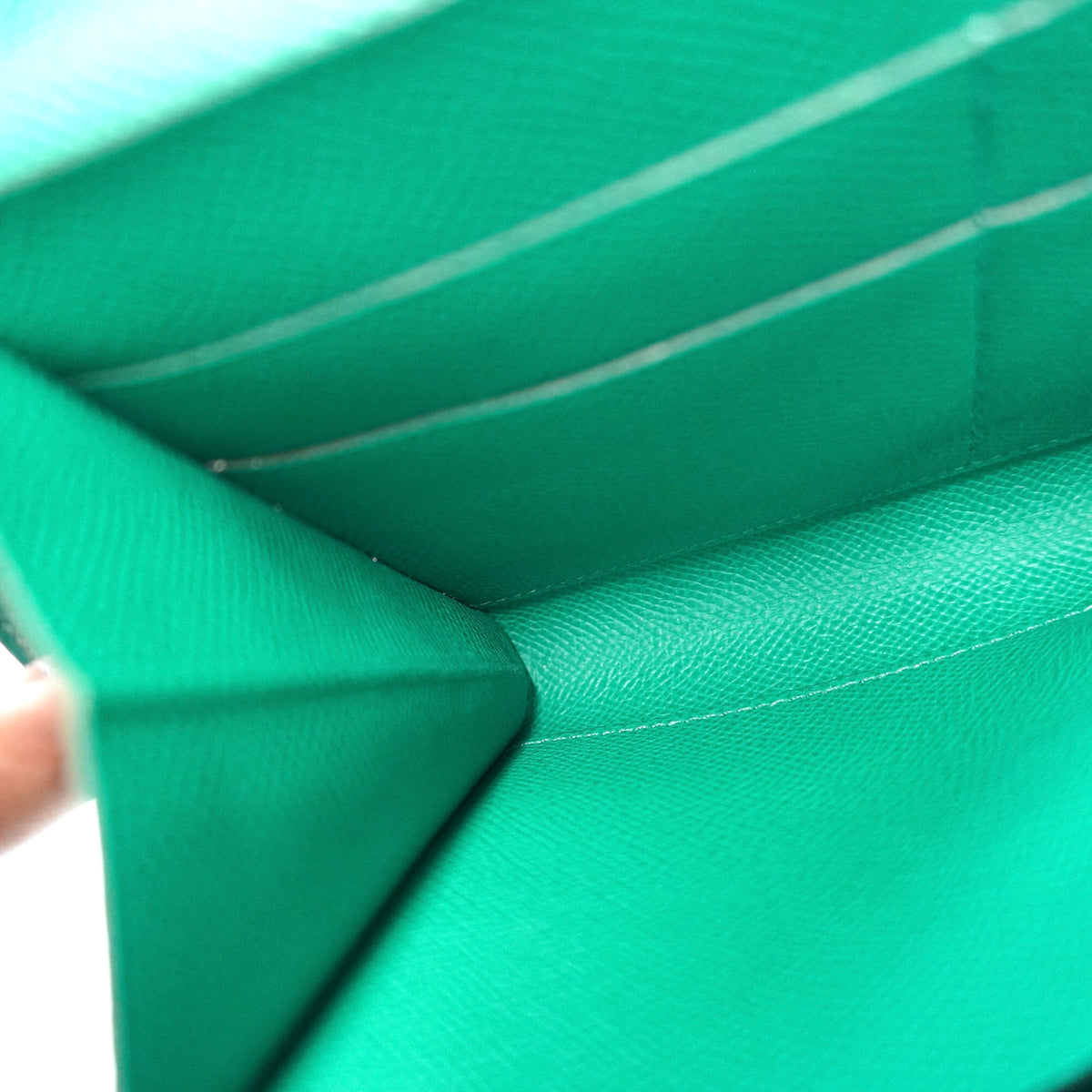 HERMES Clic 16 Green Epsom Wallet on Strap Z Stamp