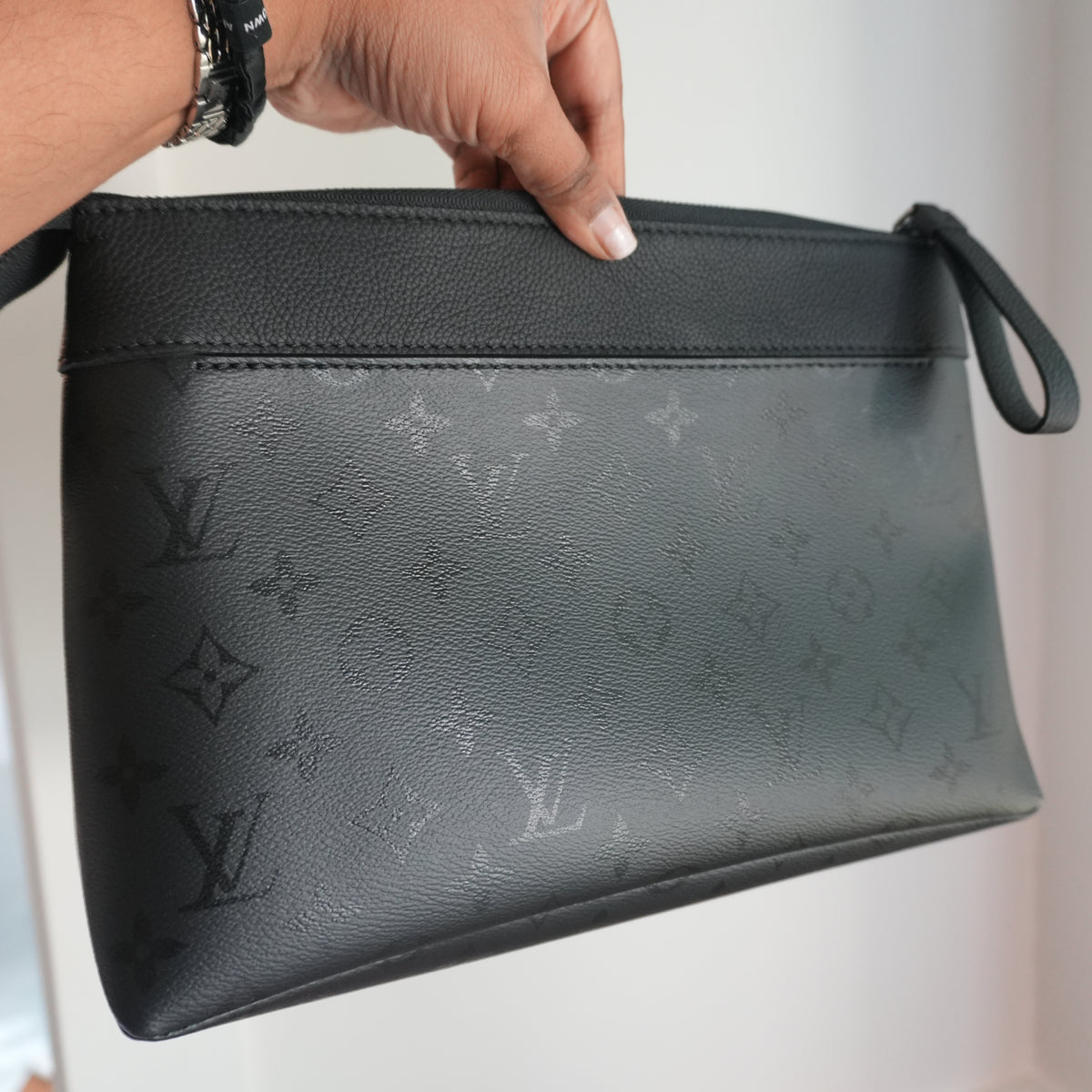 LOUIS VUITTON Pochette Voyage Souple Monogram Midnight