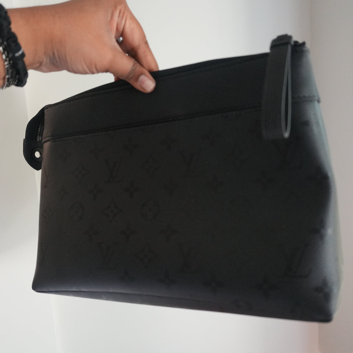 LOUIS VUITTON Pochette Voyage Souple Monogram Midnight