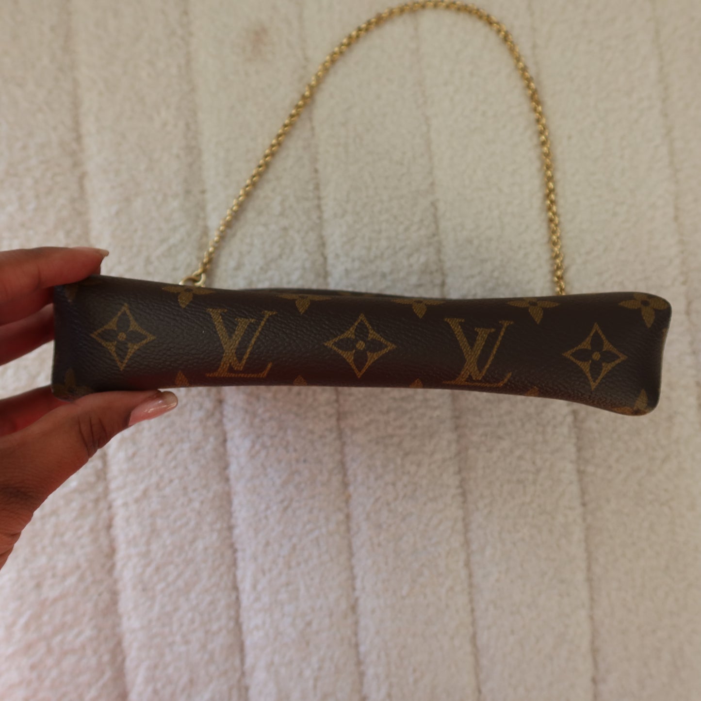 LOUIS VUITTON Monogram Navy Pallas Clutch