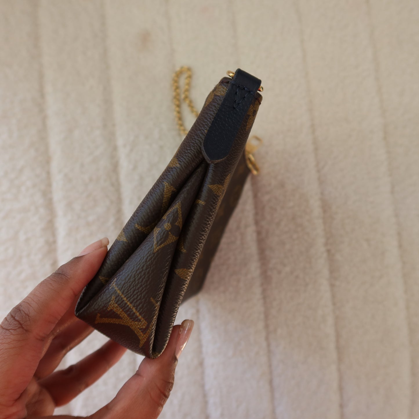LOUIS VUITTON Monogram Navy Pallas Clutch